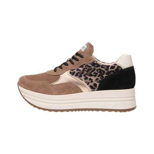 NeroGiardini Sneakers da donna in pelle scamosciata